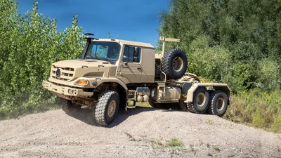 Німеччиною подарувала Україні 100  вантажівок Мercedes Zetros - Auto24