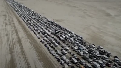 70 тысяч человек ехало из Burning Man одновременно - Auto24