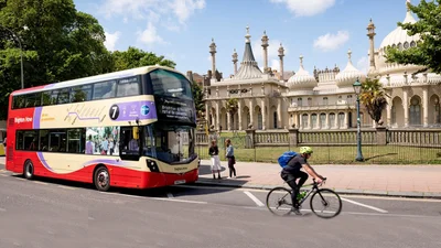 Про життя-буття українського біженця, котрий став водієм двоповерхового автобуса - Auto24