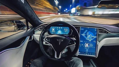 Суд присяжных оправдал автопилот от Tesla