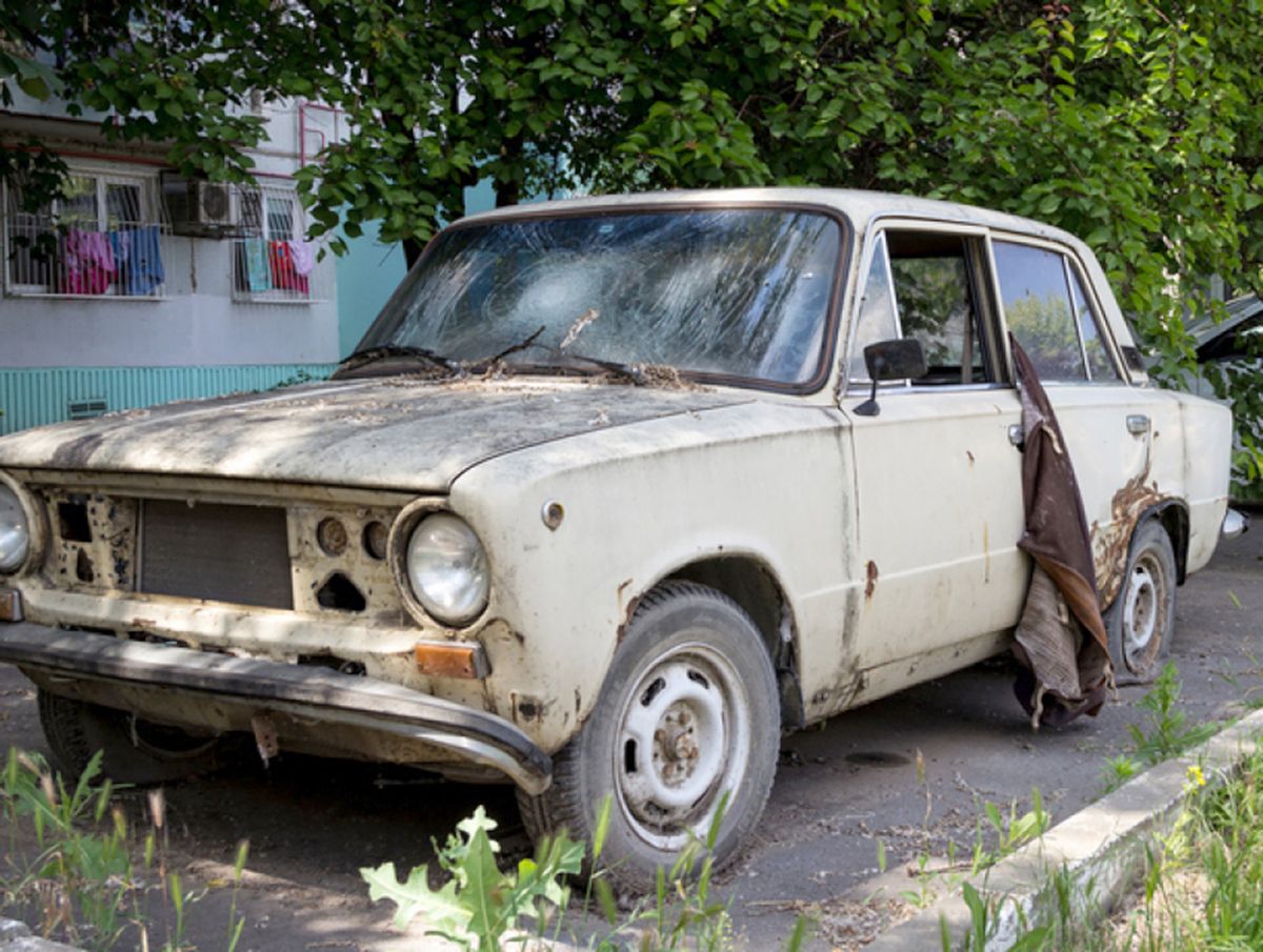 Утиль старых авто. ВАЗ 2107 АВТОХЛАМ. ВАЗ 2101 утиль. ВАЗ 2106 утиль. Брошенные машины.