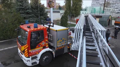 Дніпро тепер з висотною автодрабиною Iveco-Magirus - Auto24