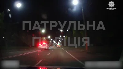 Нетверезий водій, на краденому авто, без "прав", не розрахувався на АЗС, тікав від поліції та потрапив у ДТП: відео - Auto24