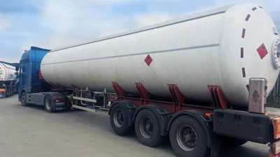 Водитель газовоза вез в цистерне сигареты на 12 миллионов гривен- Auto24