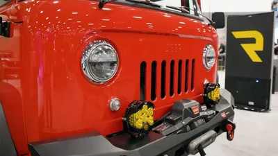 Willys-Jeep FC-170 Forward  перетворили на гоночний позашляховик: відео - Auto24