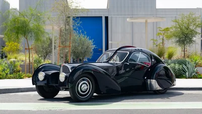 Репліку Bugatti Bugatti Type 57 SC Atlantic La Voiture Noire продають за мільйон євро - Auto24