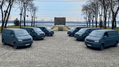 Бусики Volkswagen Transporter Т4  у військах не менш популярні від пікпів - Auto24