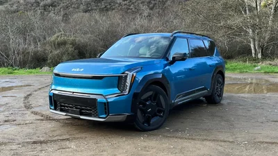 Эксперты признали KIA EV9 победителем сразу нескольких номинаций на Нью-Йоркского автосалона - Auto24