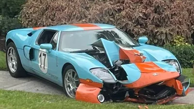 Водитель Ford GT узнал, что его авто было в ДТП, только когда сам его разбил - Auto24