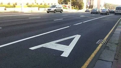 Мотоциклам та мопедам дозволять рух смугами громадського транспорту - Auto24