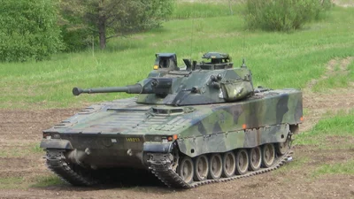 БМП CV90 надходять в Україну, але поки в попередній версії