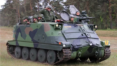 Шведы передают Киеву все свои бронетранспортеры PBV 302 и очень ценный SAAB
