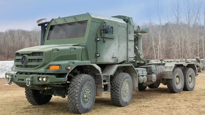 Mercedes-Benz Zetros 8х8 мілітаризували і відразу дали броньовану кабіну - Auto24