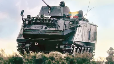 Литва відправляє в Україну ще півтора десятка бронемашин М113 - Auto24