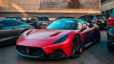 У Києві помітили розкішний кабріолет Maserati за 230 тисяч доларів - Auto24
