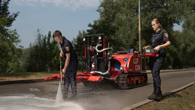 ДСНС отримала повнопривідні автобуси Torsus та гусеничні рятувальні комплекси LUF CRV - Auto24
