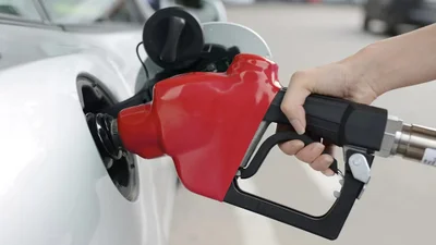 Как определить, с какой стороны в автомобиле бензобак: лайфхак - Auto24