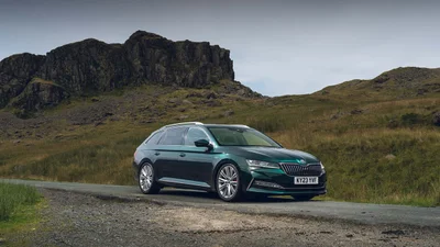 Как выглядит Škoda Superb с двигателем на 500 "лошадок": фото