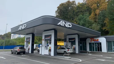 Велику кыльксть АЗС групи «Приват» купила маловідома компанія - Auto24