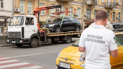 У Києві побили інспектора з паркування - Auto24