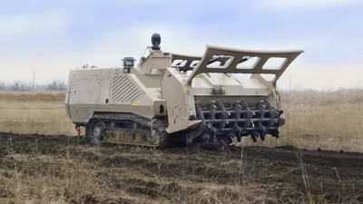 ДСНС має вже 12 машин розмінування GCS-200, ще три на підході - Auto24