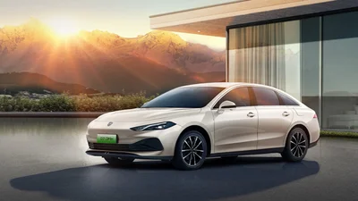 Китайський автовиробник встановив рекорд Гіннесса з запасу ходу плагінів - Auto24