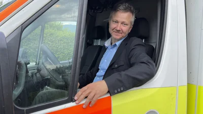 Эмигрант из Украины со своими учениками за собранные на концертах деньги купил уже пятый автомобиль для ВСУ - Auto24