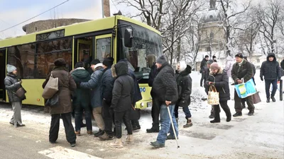 У Львові всю зими автобус возитиме безхатьків до нічного притулку - Auto24