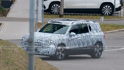 Шпигуни помітили новий Mercedes-Benz GLB: фото - Auto24