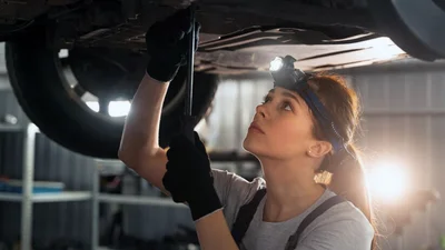 Жінки безплатно отримають професію автомеханіка - Auto24