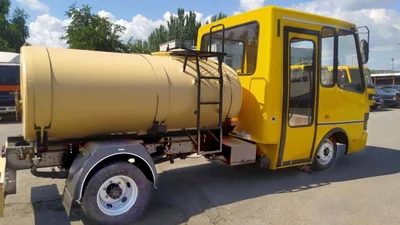 У Запоріжжі автобус "Еталон" прилаштували під бензовоз - Auto24