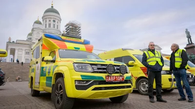 В Україну з Фінляднії доставили рідкісні "швидкі" у скандинавському виконанні - Auto24