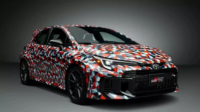 Toyota поделилась тизером новой GR Corolla 2026: фото - Auto24