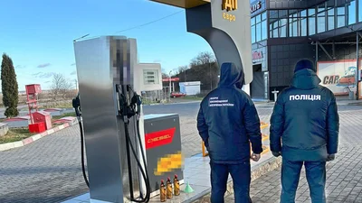 Буковинську АЗС, де відпускали підроблений бензин А-92 та А-95, закрили - Auto24