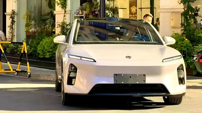 Nio оновила електричний седан ET5 й надала йому дуже потужну операційну систему- Auto24