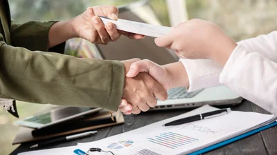 На скільки виплатили страхові компанії у 2025 році - Auto24