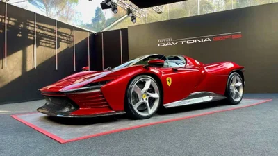 Ferrari заробляє у 7,5 разів більше ніж Porsche на кожному проданому авто - Auto24