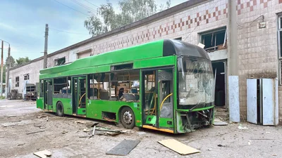 В одно из Харьковских депо прилетело сразу восемь вражеских "шахедов" - Auto24