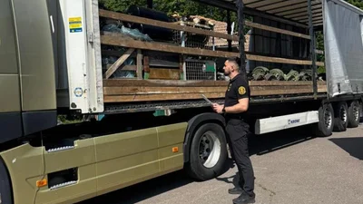 Українські вживані запчастини до КрАЗів виявилися російськими та білоруськими і зовсім на для КрАЗів - Auto24