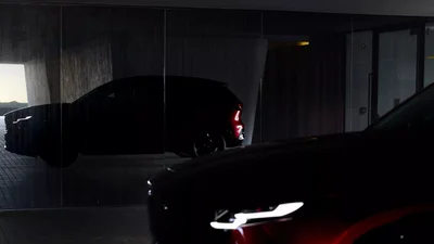 Mazda показала нову CX-5 на тизерах й оголосила дату дебюту новинки