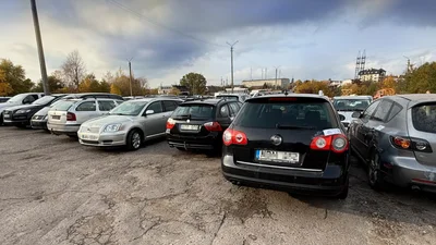 Львівські ділки продавали гуманітарні автівки за готівку - Auto24