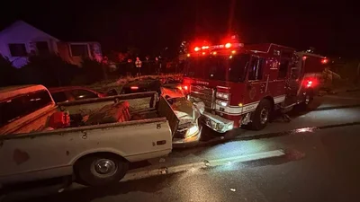 Викрадена пожежна машина розтрощила 14 авто: фото - Auto24