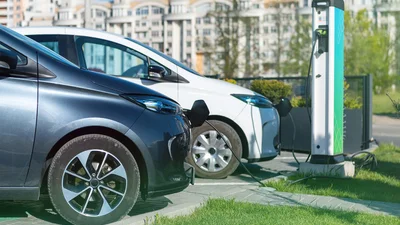 Электромобили в цене подтягиваются к машинам с ДВС - Auto24