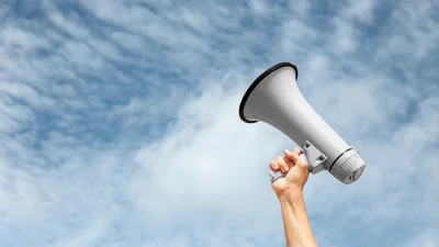 Только 25% сервисных центров МВД работают во время тревог - Auto24