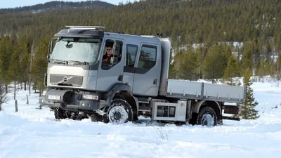 Volvo FL 4x4 має подвійне призначення - Auto24