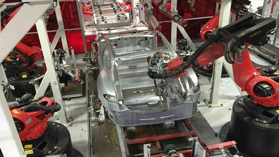 Технолог заводу Tesla вимагає у Ілона Маска за позовом 51 млн доларів - Auto24