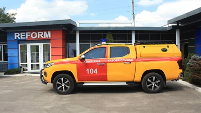 створено броньовані пікапи Peugeot Landtrek для аварійних газових служб прифронтової зони - Auto24