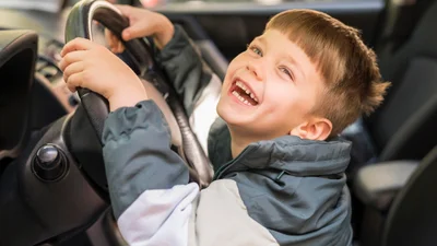 10-річний хлопчик у США викрав авто мами після сварки та поїхав додому сам - Auto24