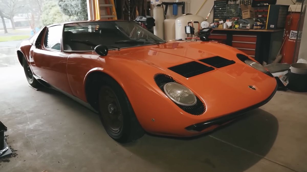 Син випадково знаходить давно втрачений Lamborghini Miura свого батька