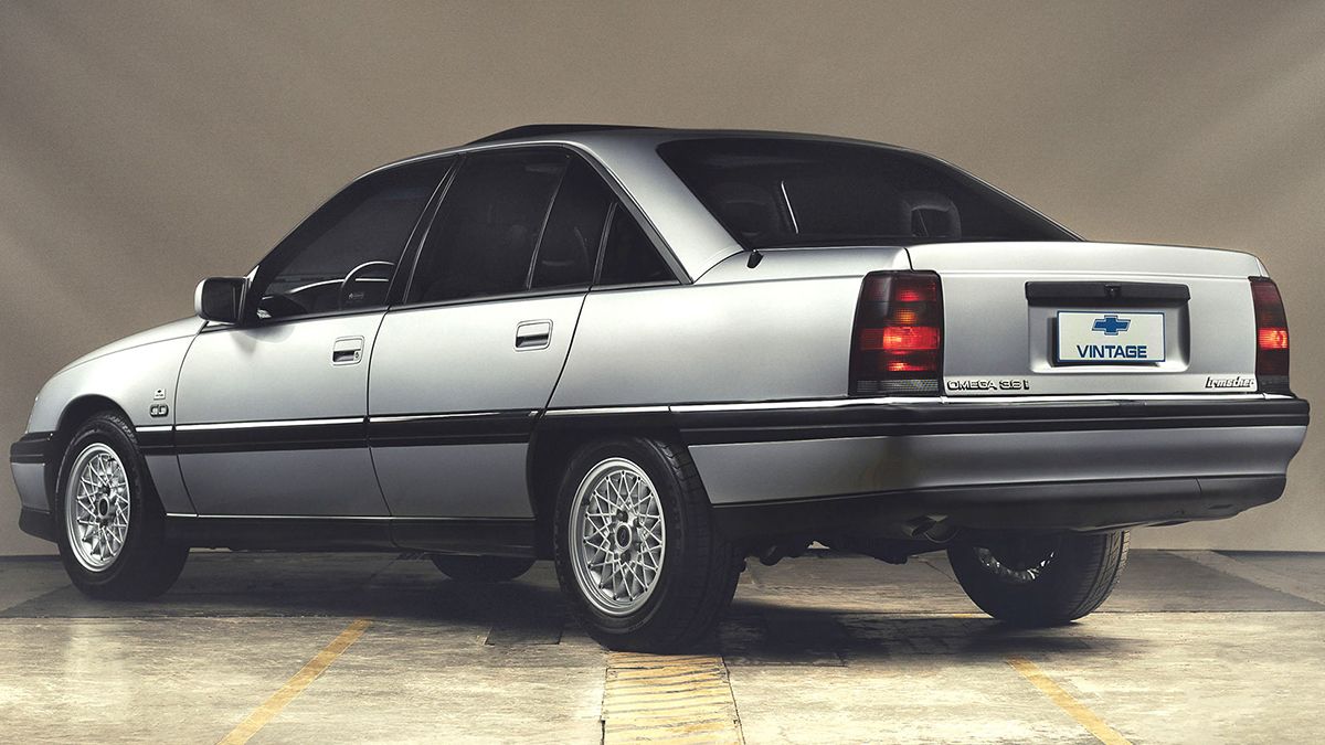 GM возродила редкий Chevrolet Omega 90-х и продала его за $80 000 - Auto24